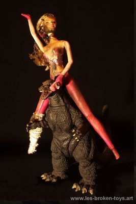 Barbiedzilla, création 2023, hauteur 35 cm
