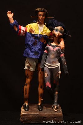 Happy couple à la main coupée, création 2025, hauteur 34 cm