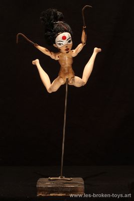 Banzaï , création 2021, hauteur 39 cm