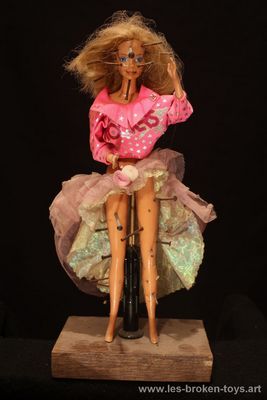 Fétiche rose, création 2020, hauteur 34 cm