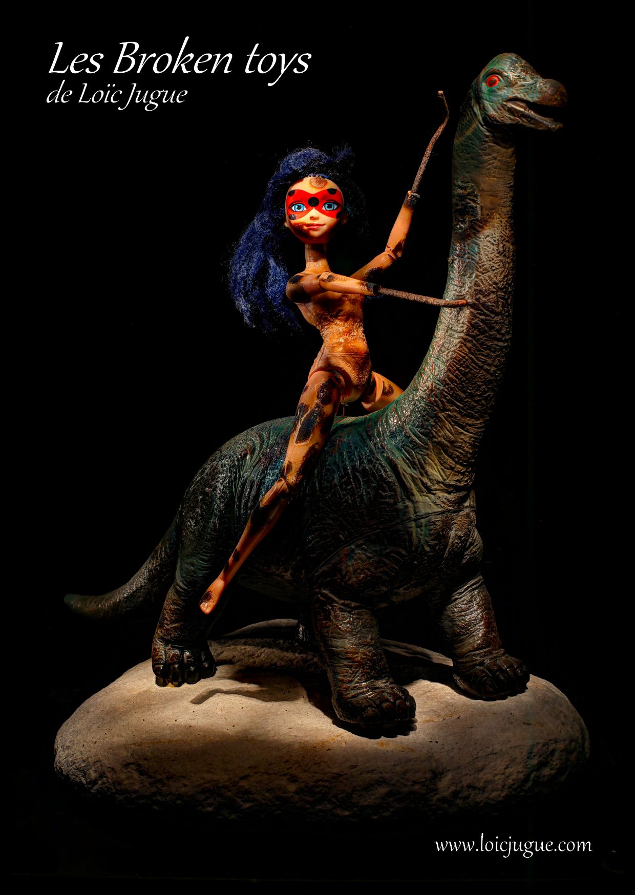 Les broken toys de Loïc Jugue: La jeune fille et le dinosaure