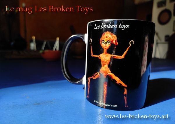 Les broken toys de Loïc Jugue produits dérivés: le mug