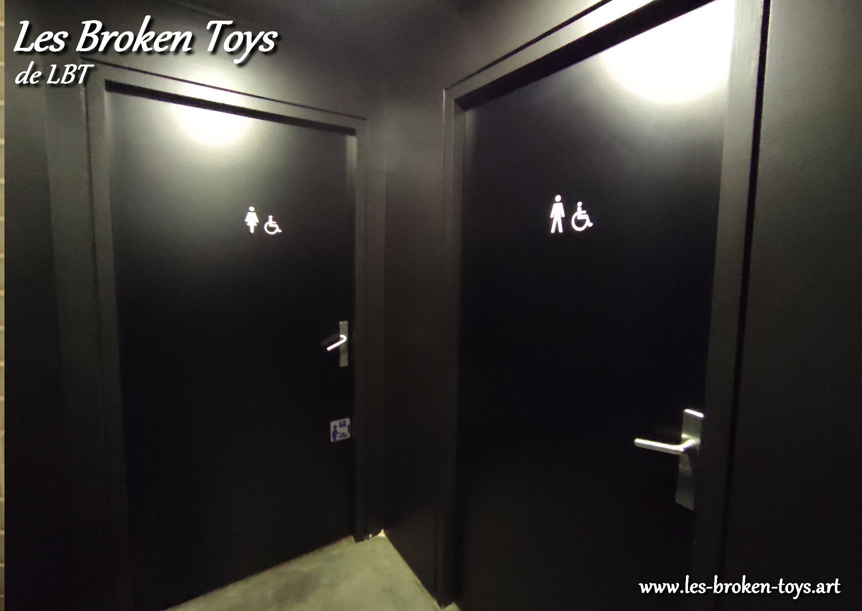 Street art sticker Les Broken Toys