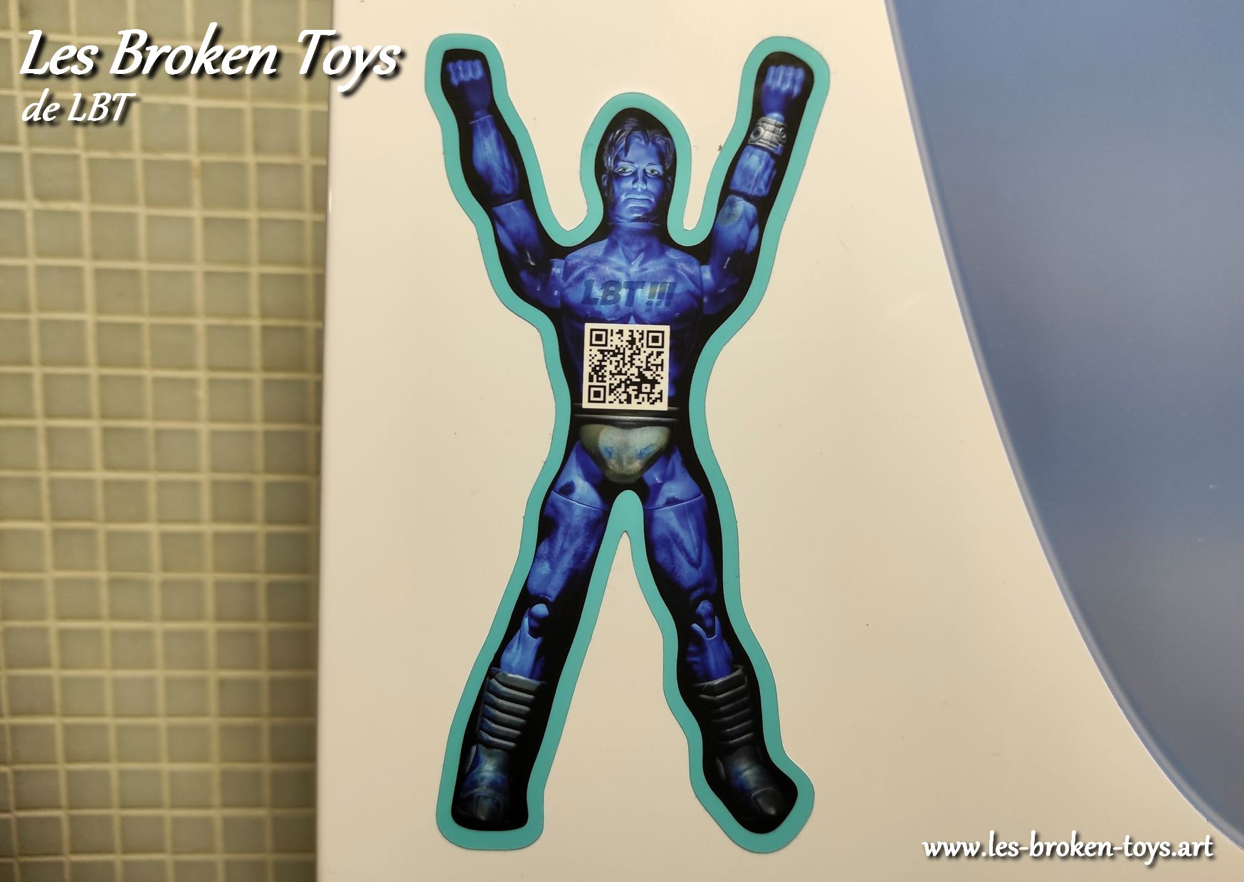 Street art sticker Les Broken Toys